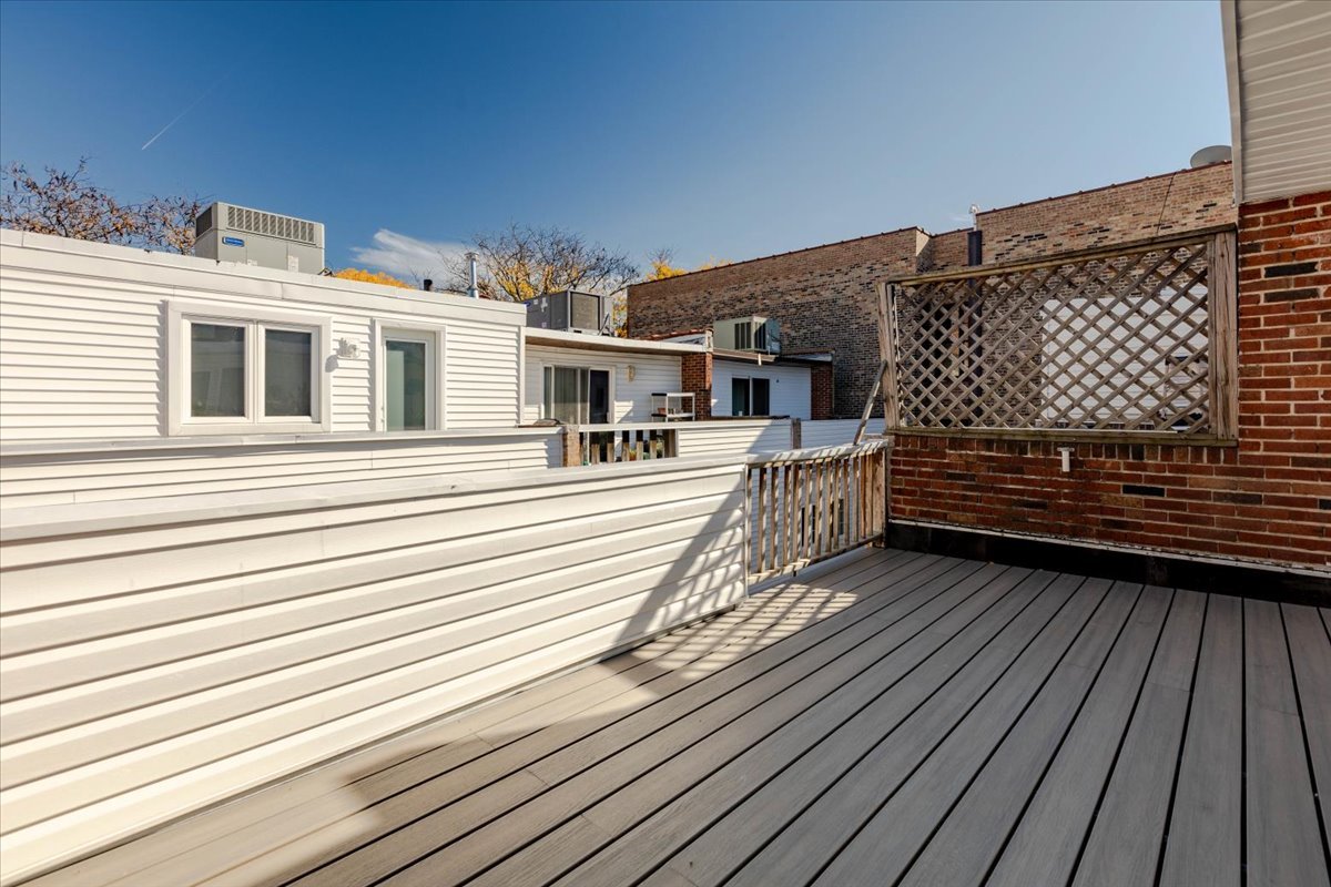 1840 N Mohawk Street