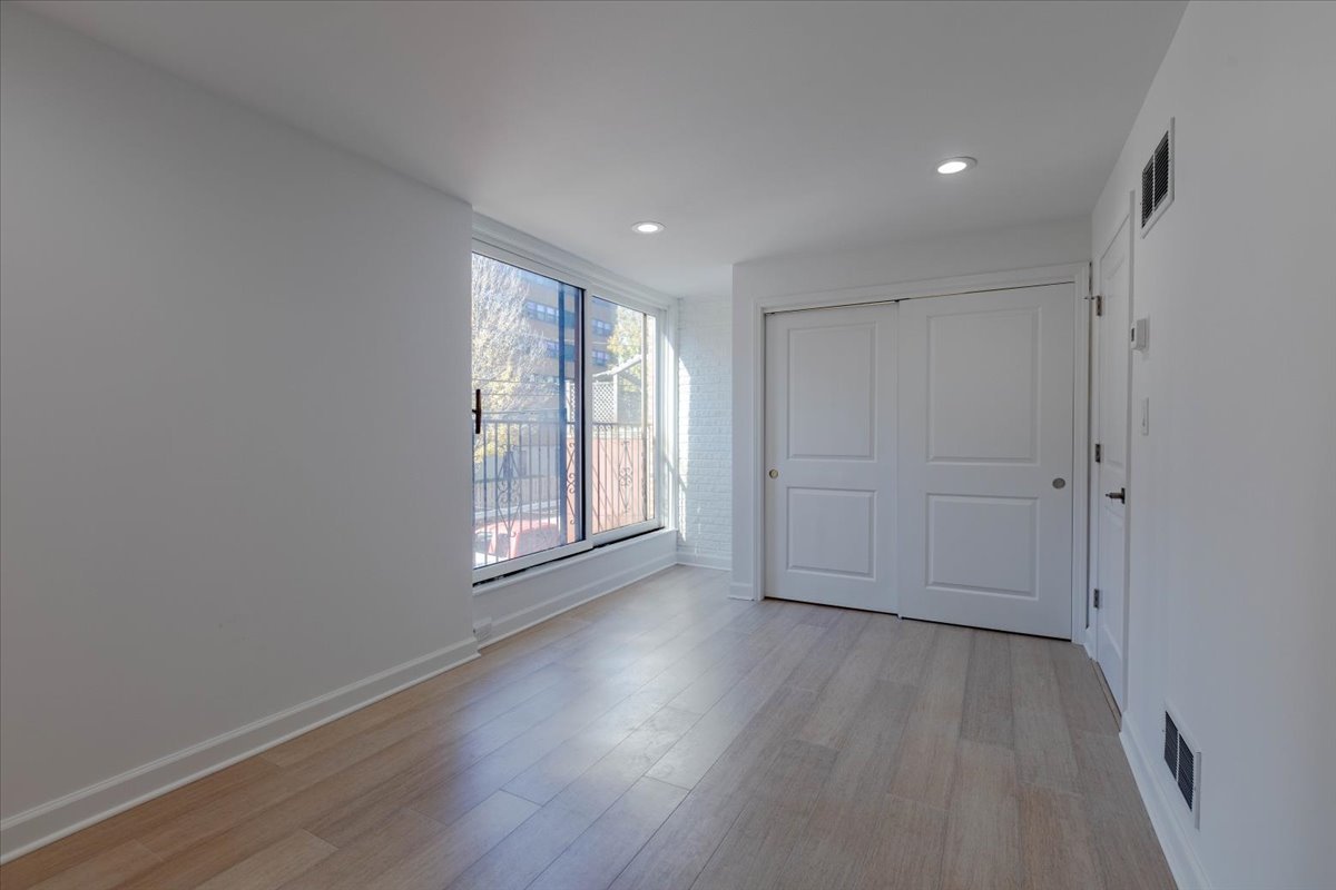 1840 N Mohawk Street