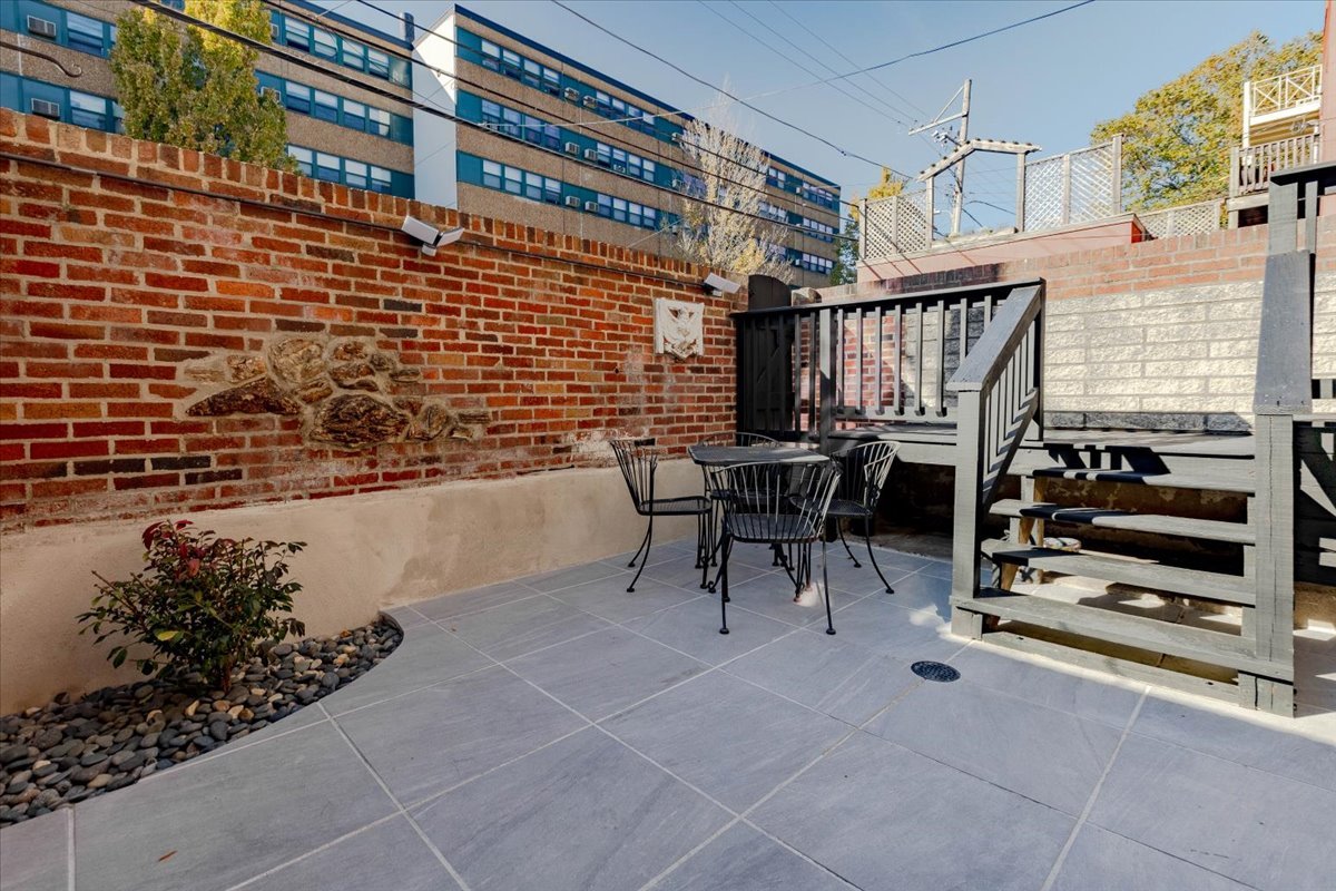 1840 N Mohawk Street