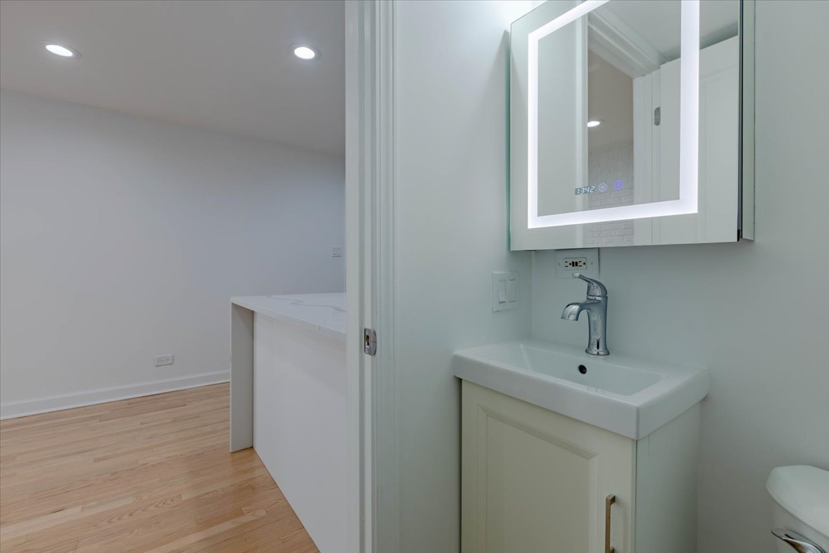 1840 N Mohawk Street