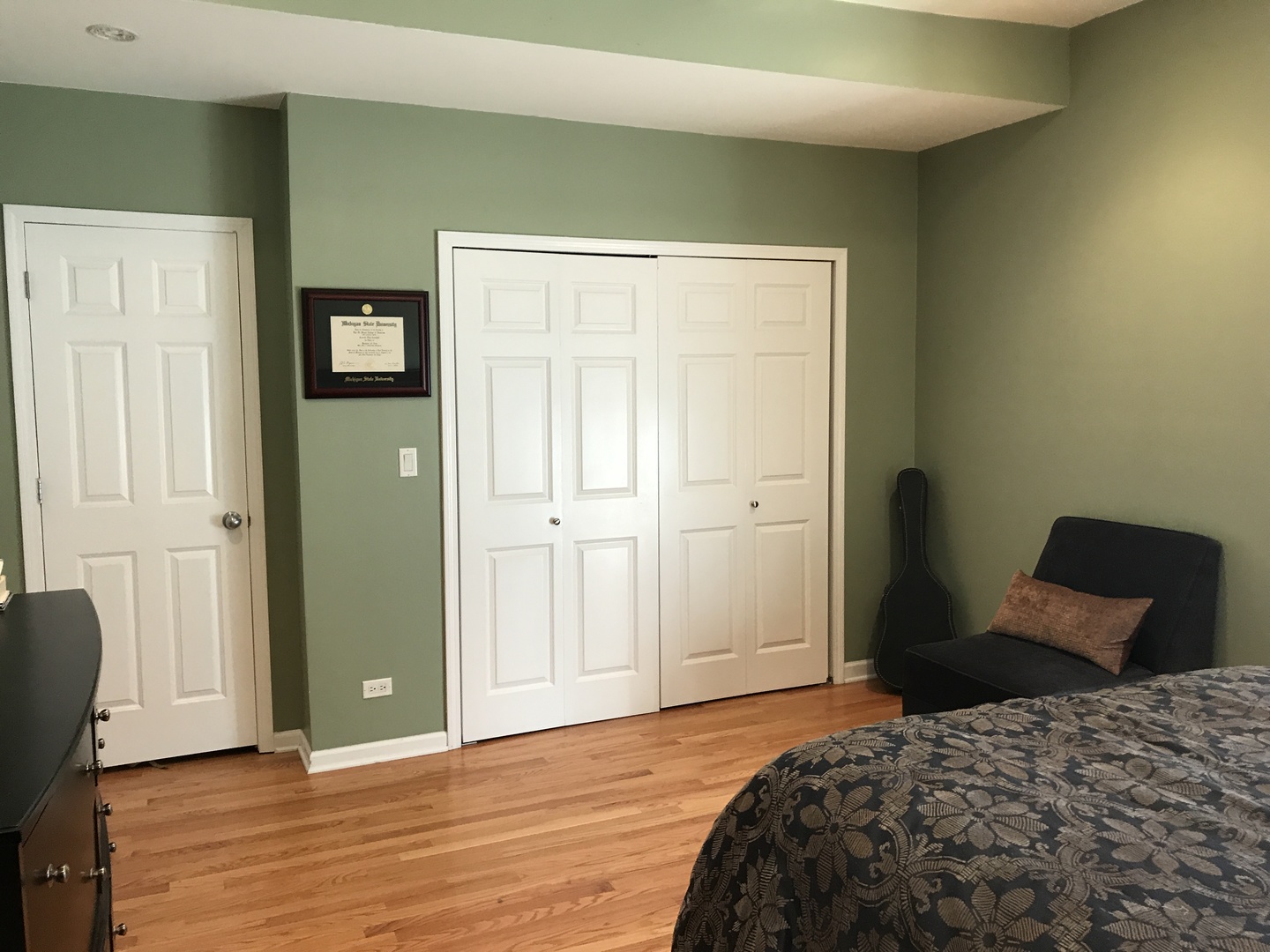825 W Cuyler Avenue Unit: 3W