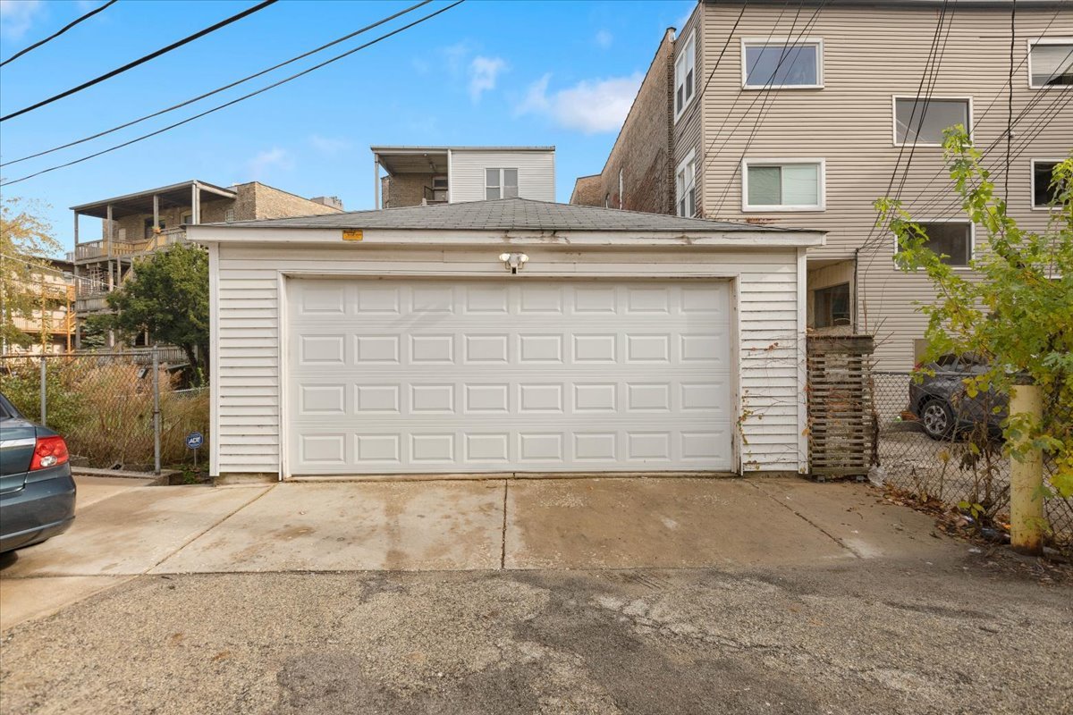 4138 N Clarendon Avenue Unit: 1