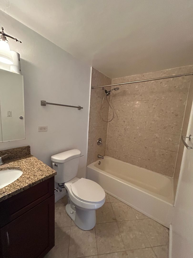 4180 N Marine Drive Unit: 903