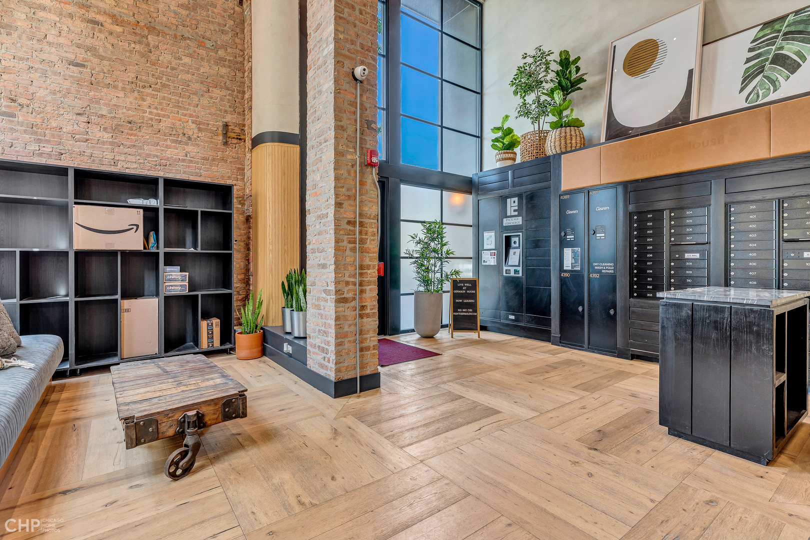 729 N Sangamon Street Unit: 208