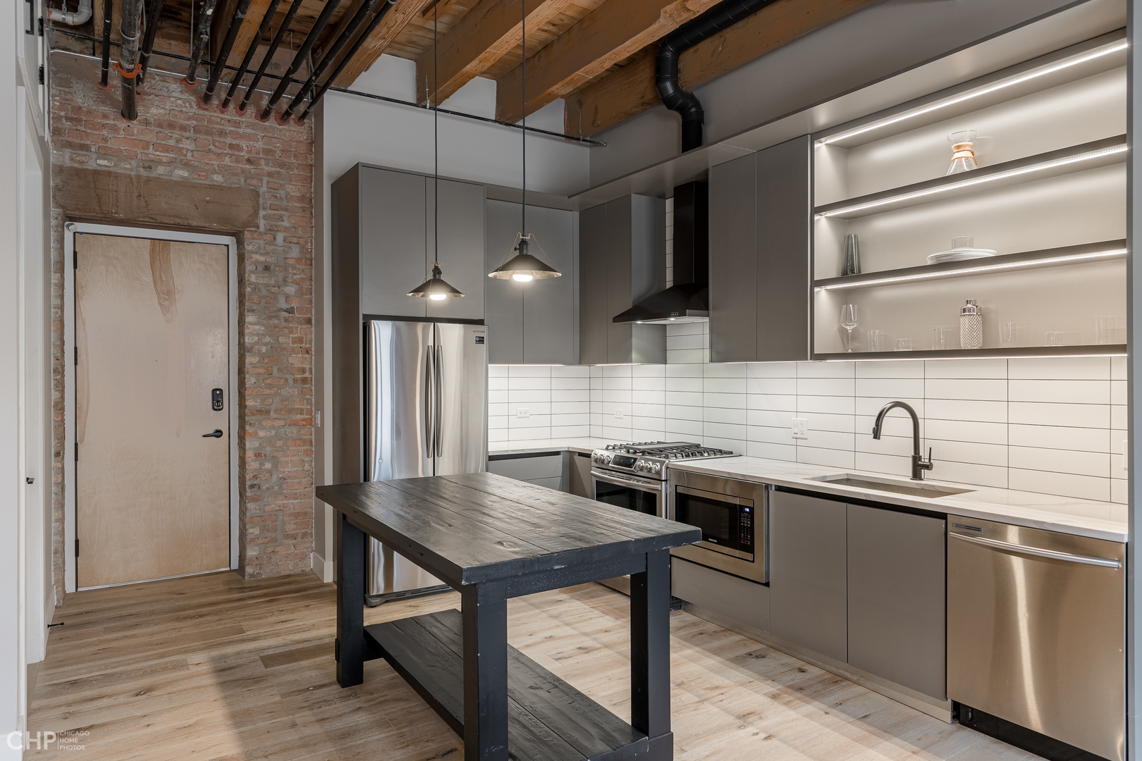 729 N Sangamon Street Unit: 208