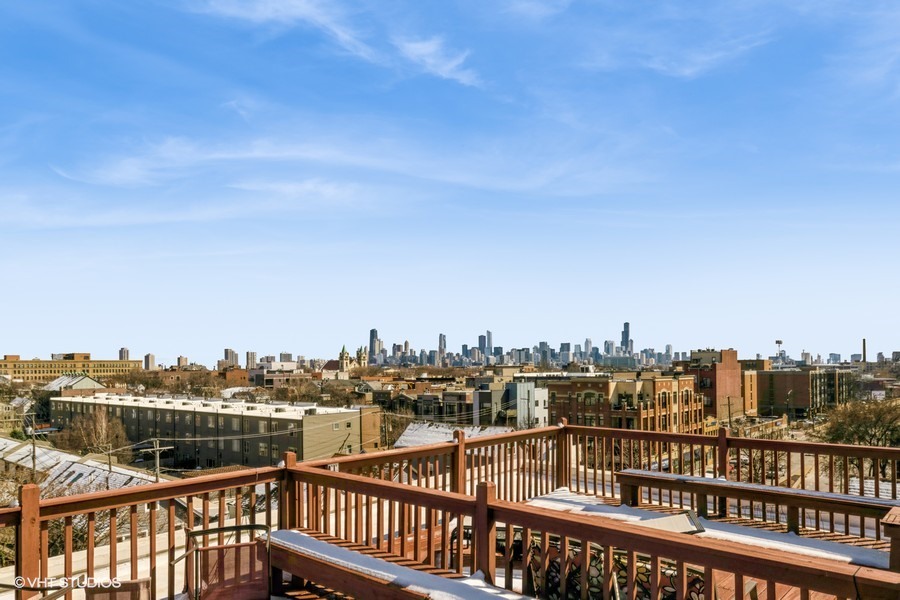 1601 W Altgeld Street Unit: 2B