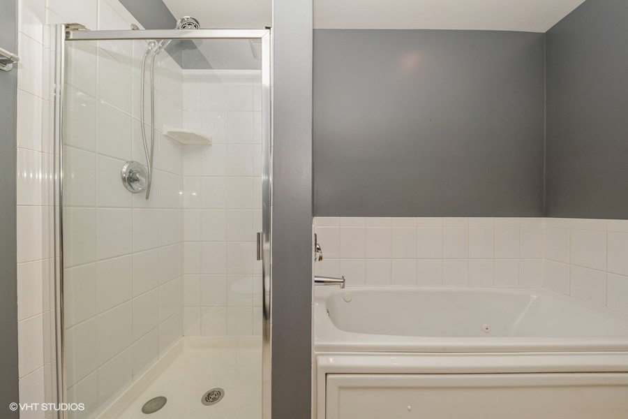 1601 W Altgeld Street Unit: 2B