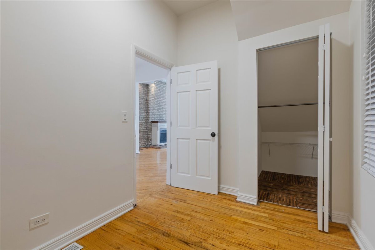 2036 W Coulter Street Unit: 1