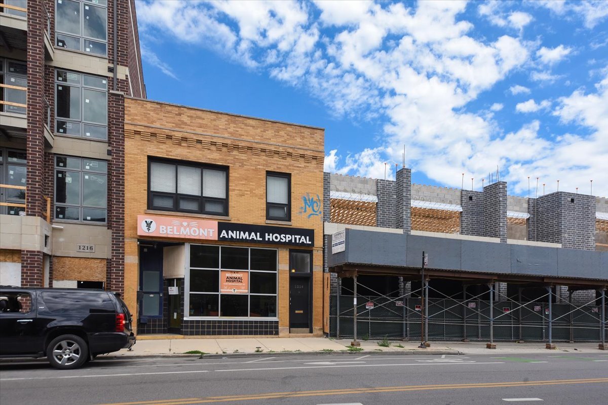 1214 W Belmont Avenue Unit: 2F