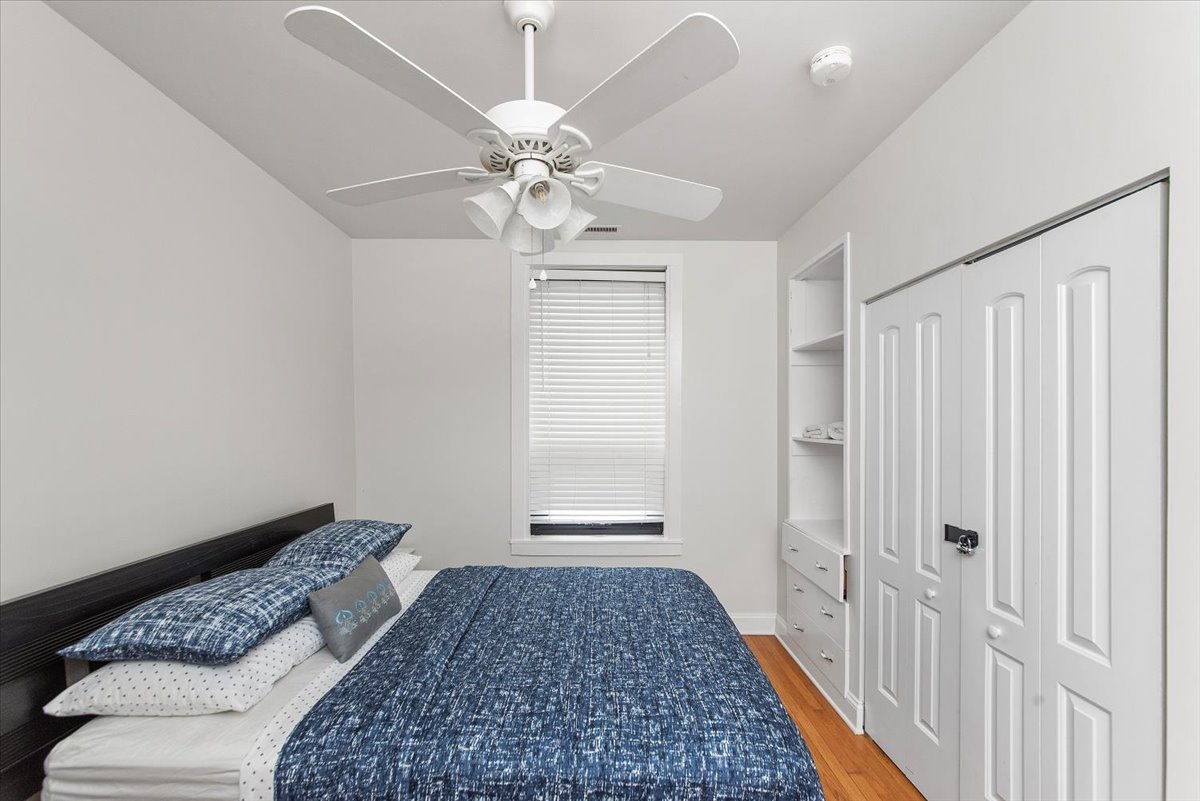 1214 W Belmont Avenue Unit: 2F