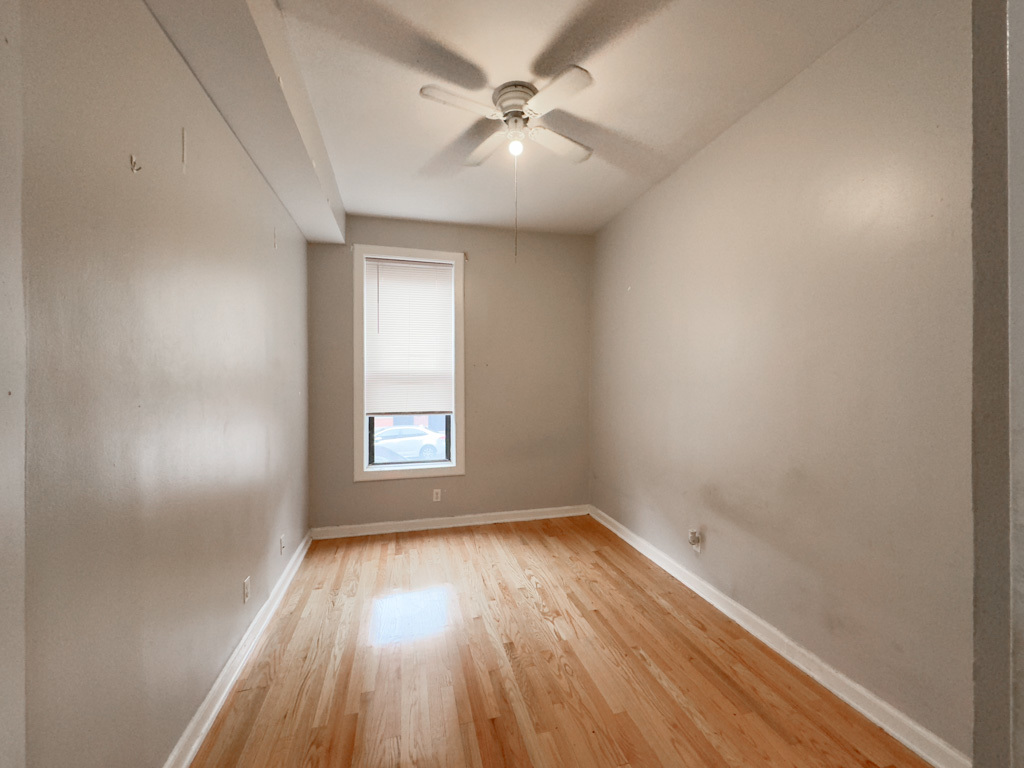 4410 N HAZEL Street Unit: 1