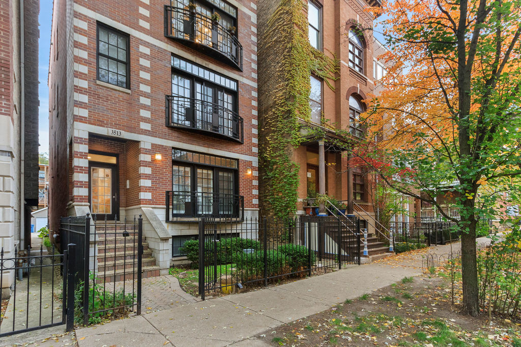 3513 N Fremont Street Unit: 4