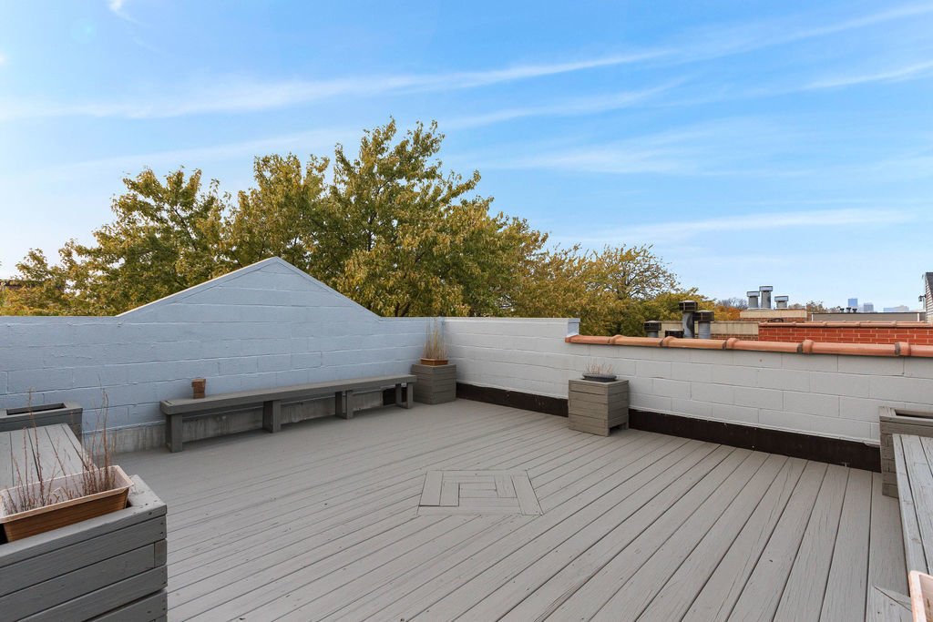 3513 N Fremont Street Unit: 4