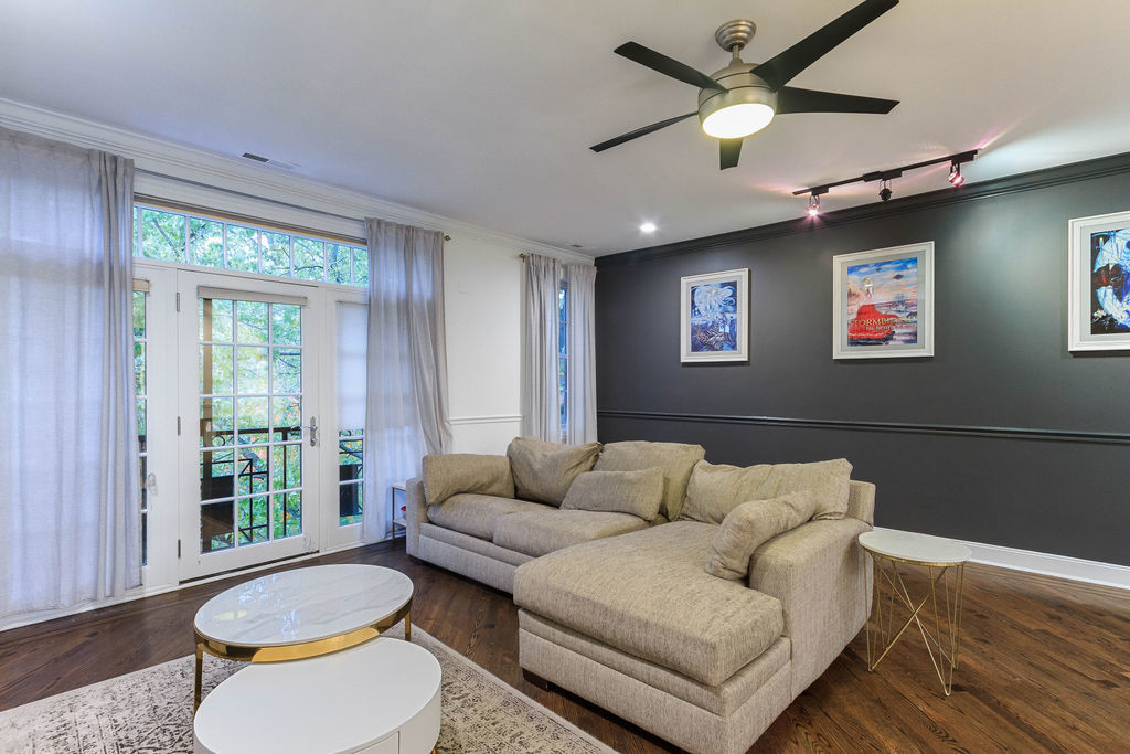 3513 N Fremont Street Unit: 4