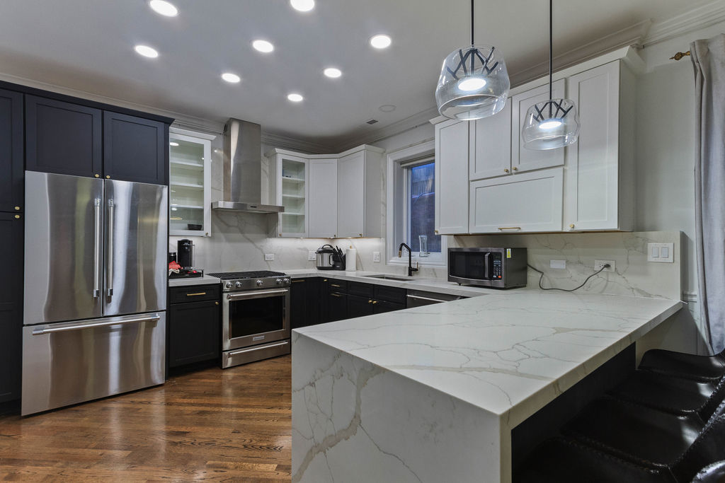 3513 N Fremont Street Unit: 4