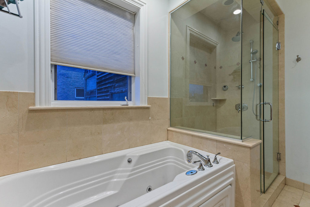 3513 N Fremont Street Unit: 4