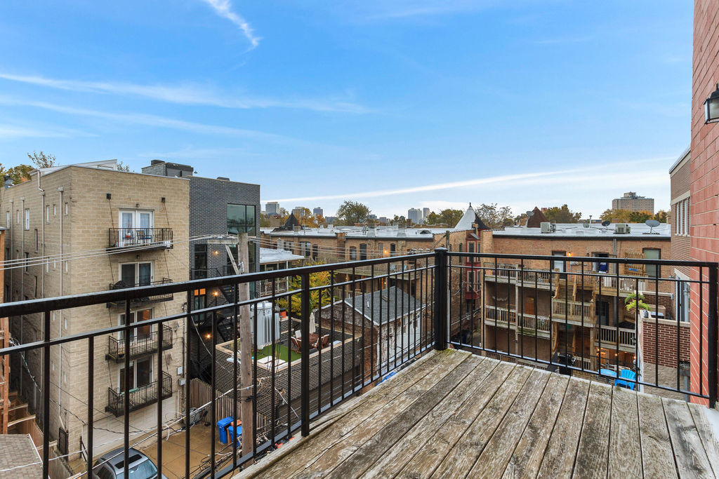 3513 N Fremont Street Unit: 4