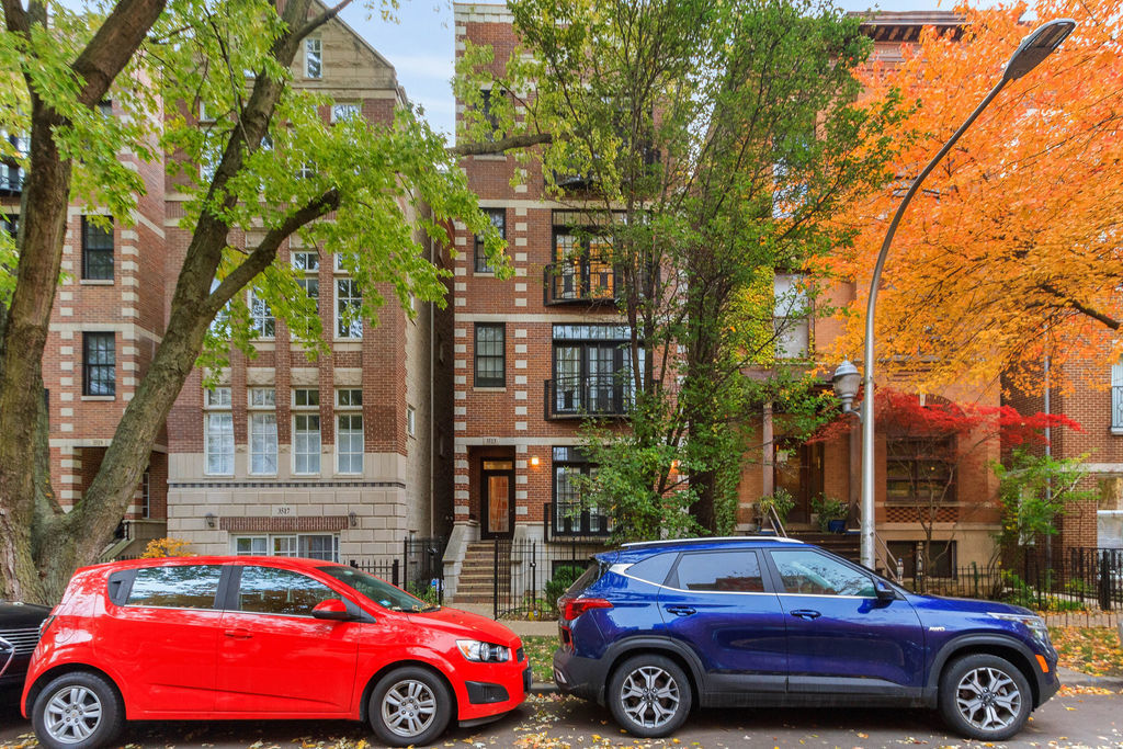 3513 N Fremont Street Unit: 4