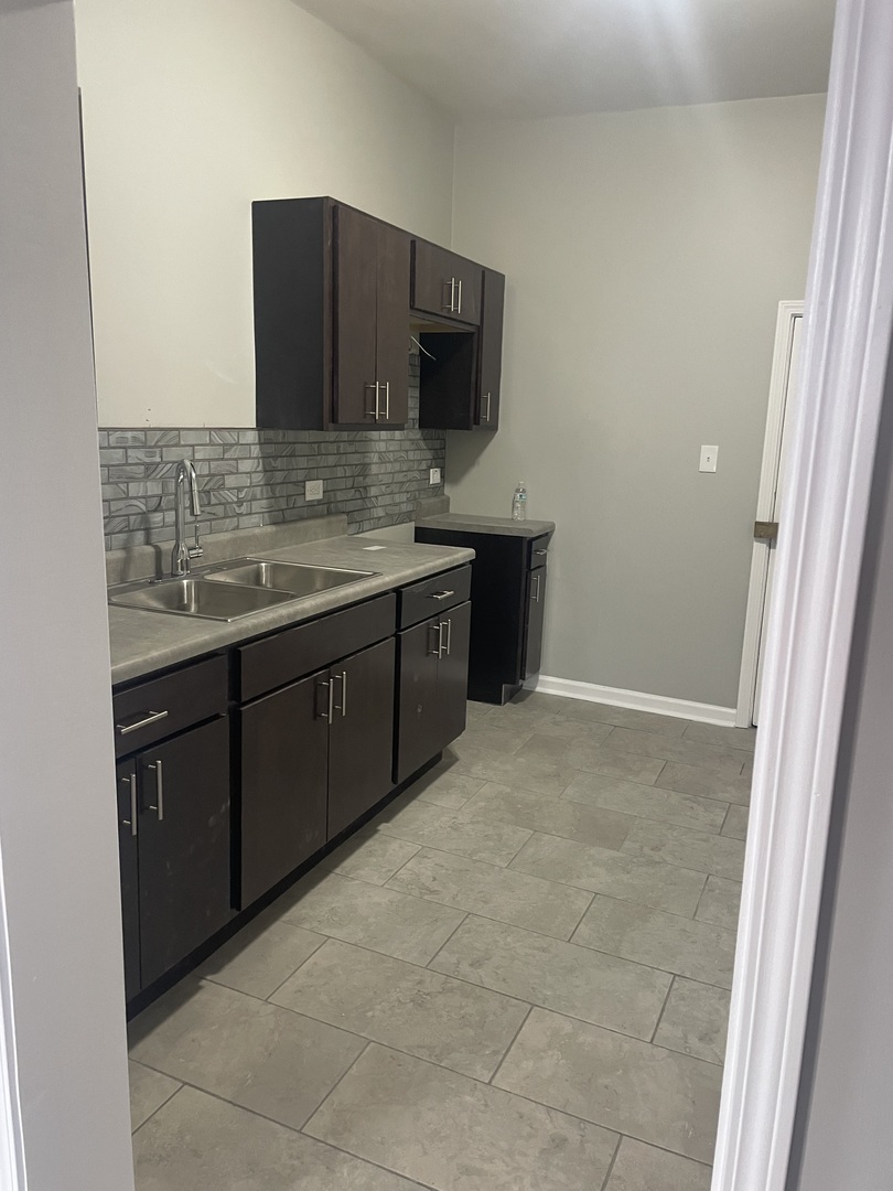 7652 S Dante Avenue Unit: 1