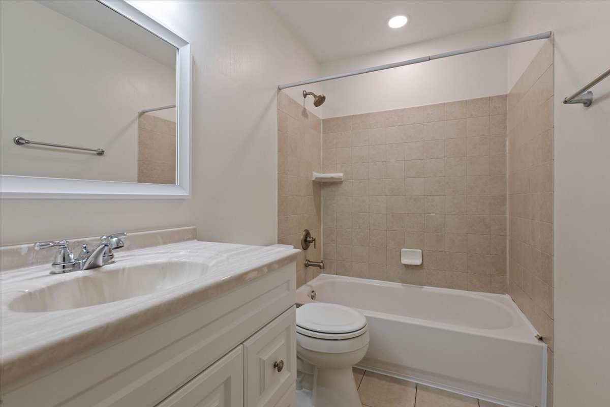 6860 Valley View Road