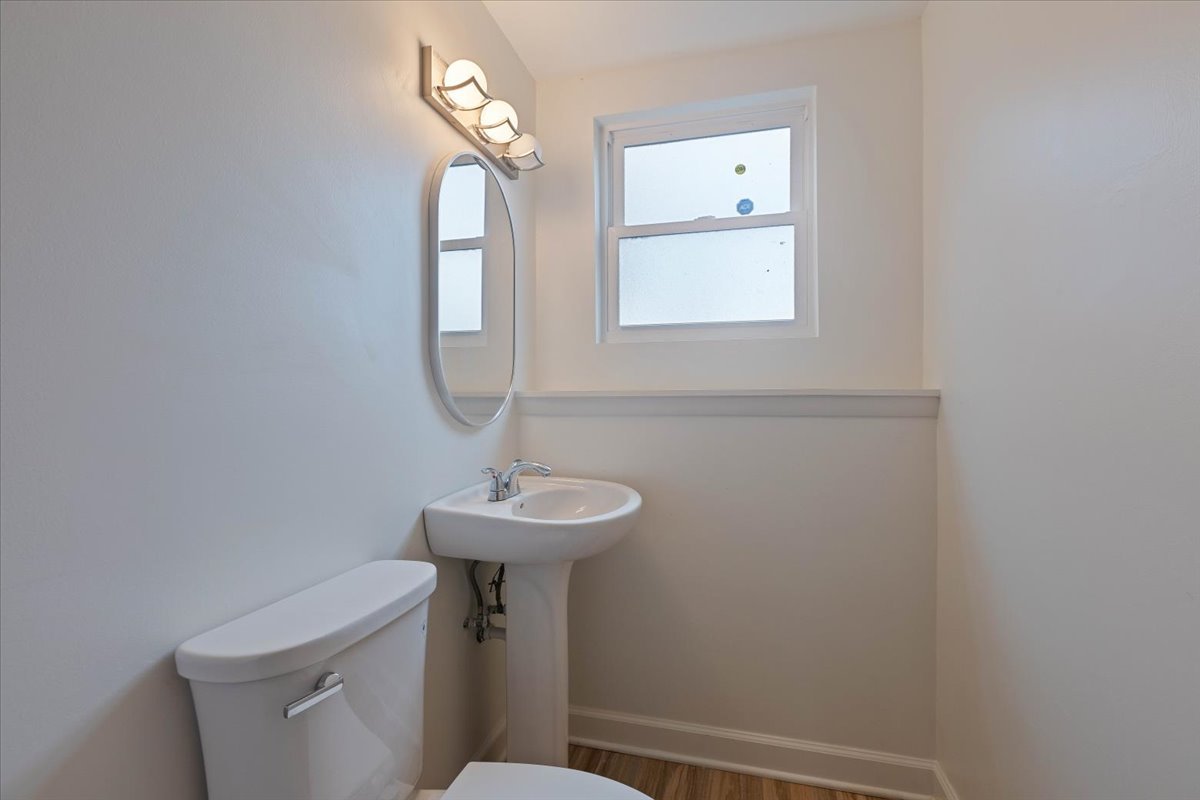 6860 Valley View Road