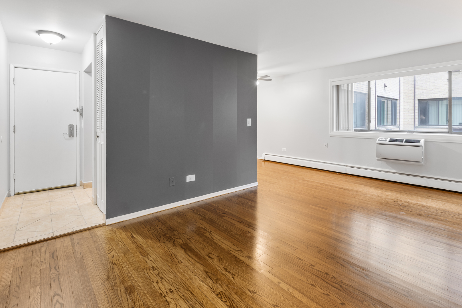 6001 N Kenmore Avenue Unit: 312