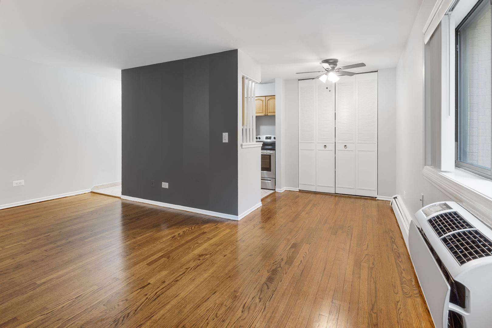 6001 N Kenmore Avenue Unit: 312