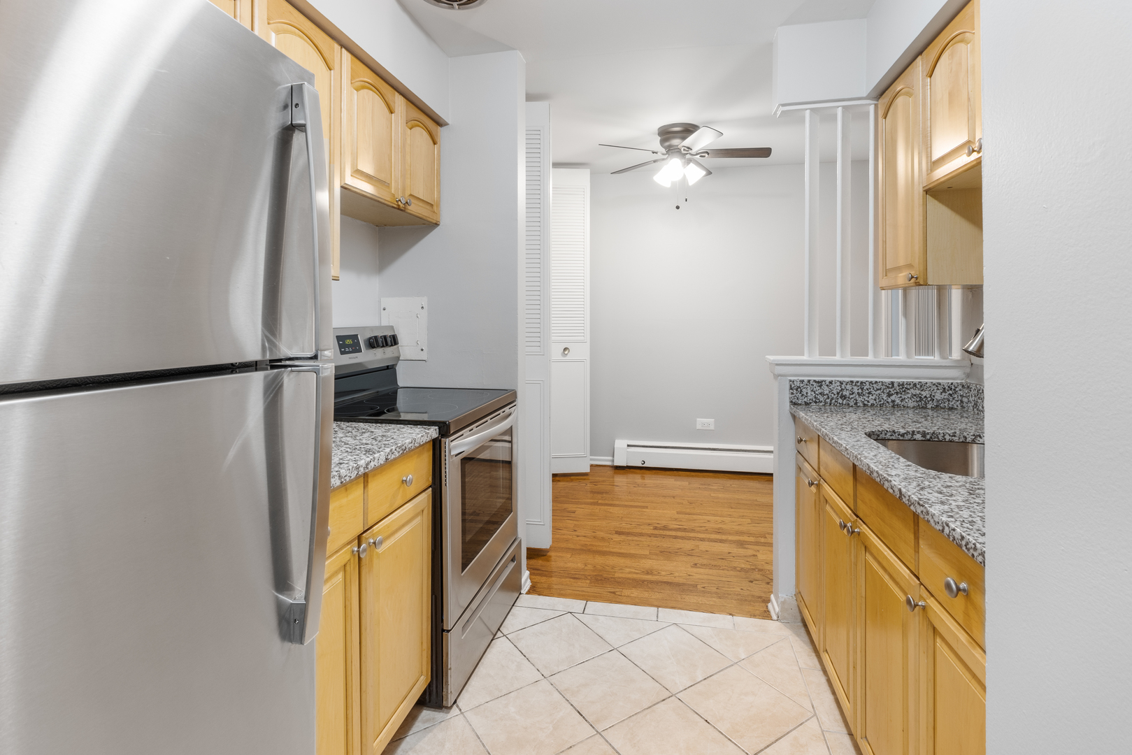 6001 N Kenmore Avenue Unit: 312