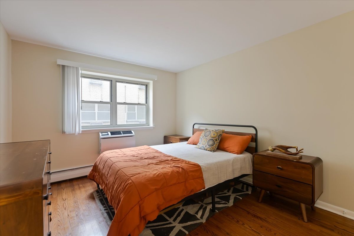 420 W Aldine Avenue Unit: 405