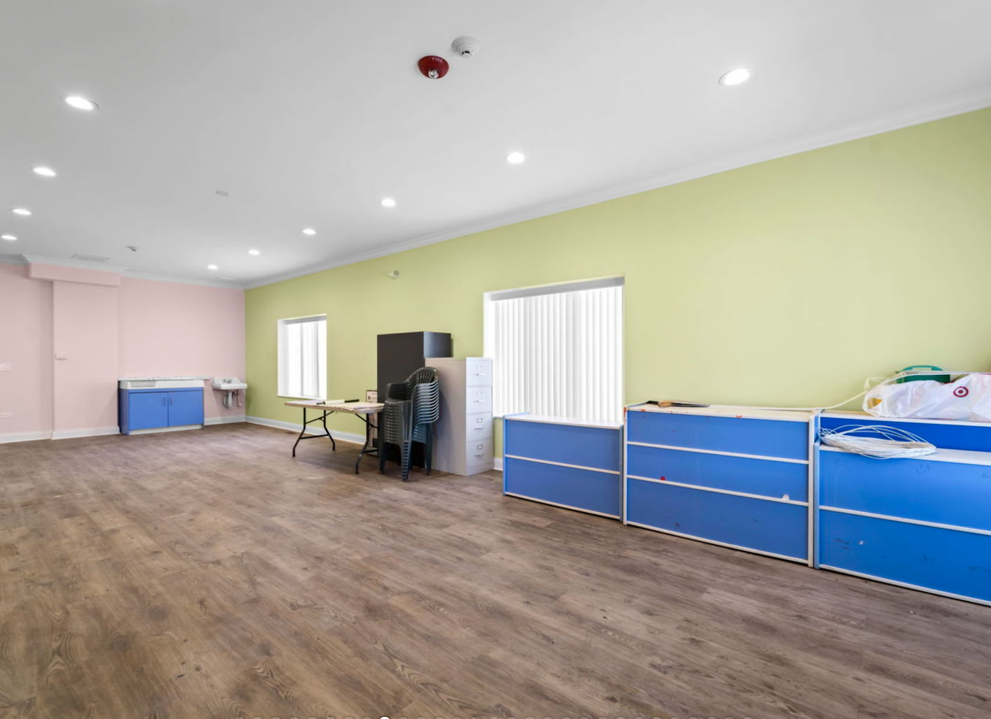 170 W Irving Park Road