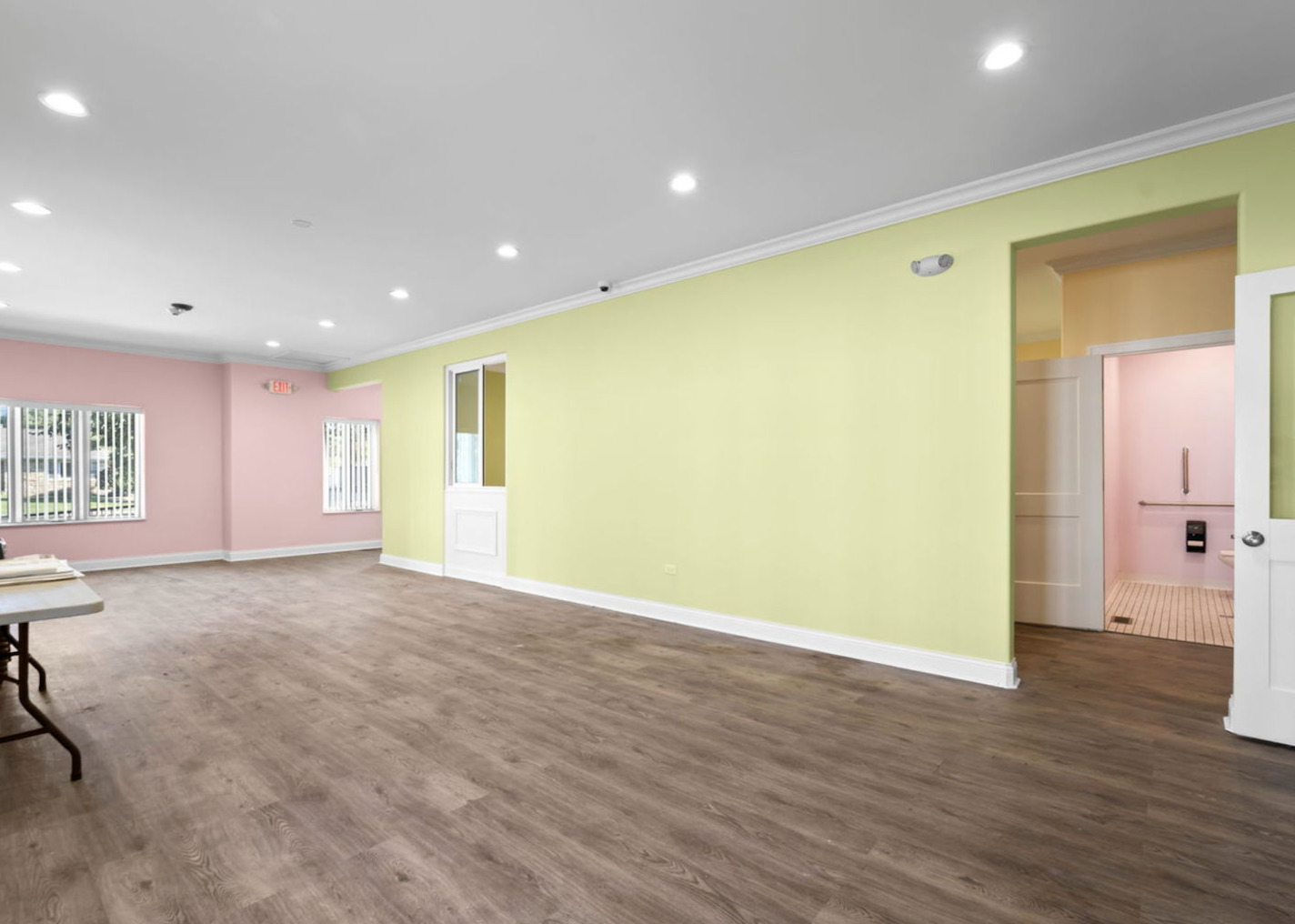 170 W Irving Park Road