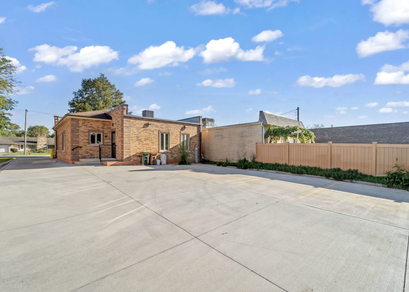 170 W Irving Park Road