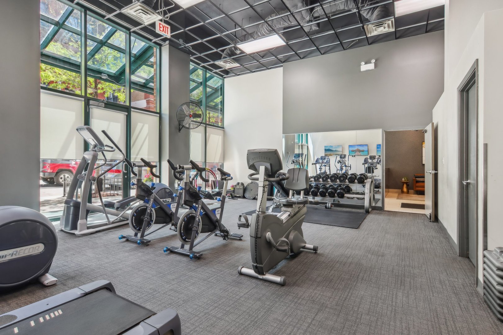 400 W ONTARIO Street Unit: 605