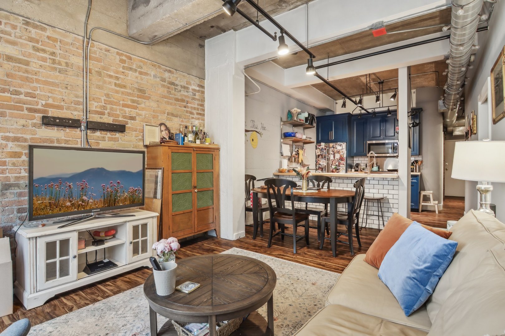 400 W ONTARIO Street Unit: 605