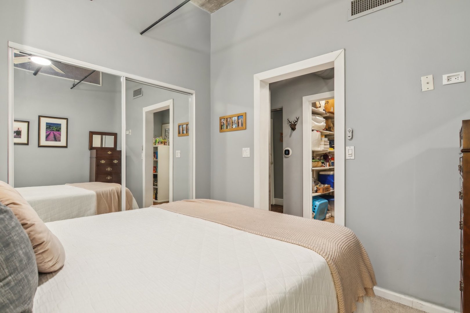 400 W ONTARIO Street Unit: 605