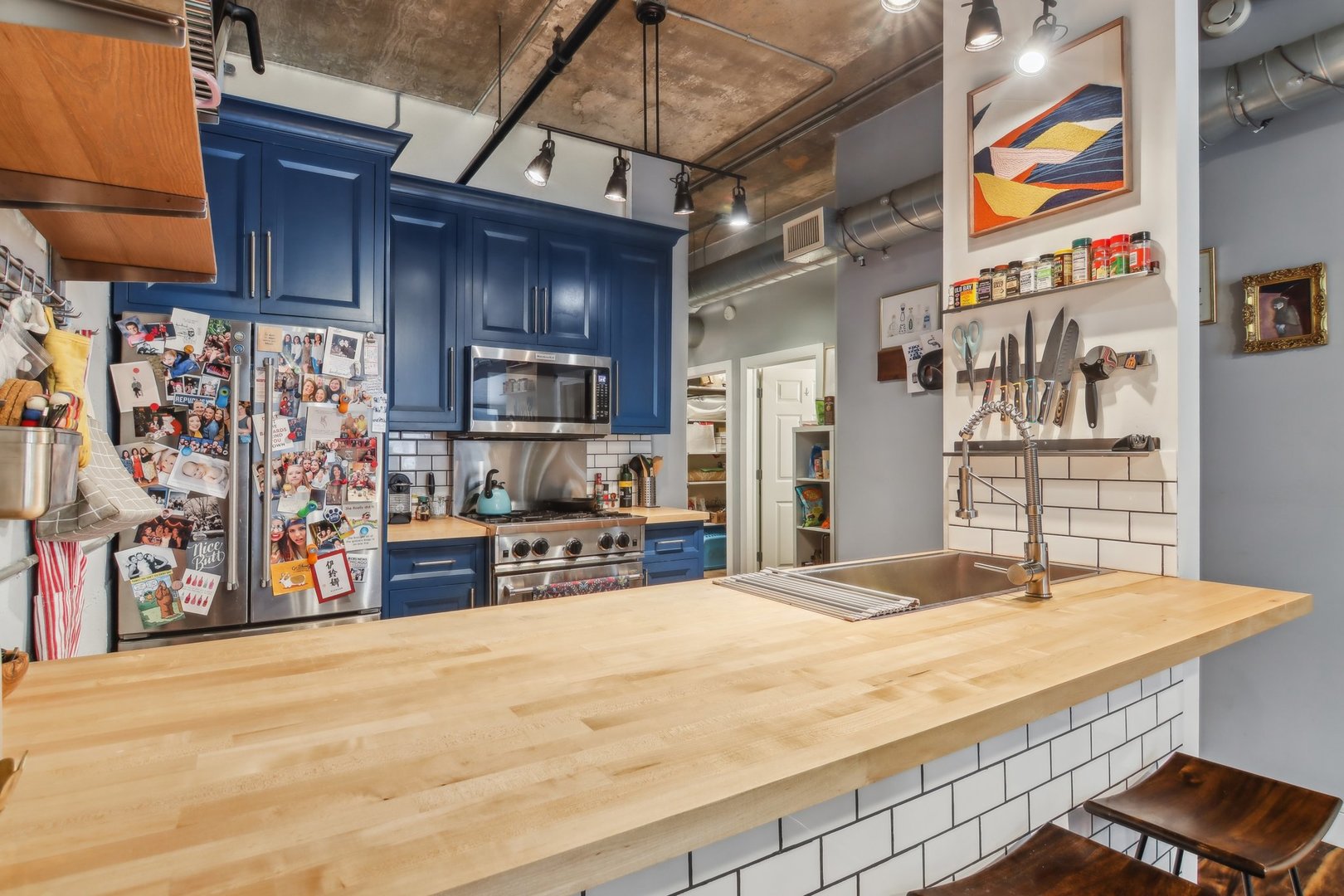 400 W ONTARIO Street Unit: 605