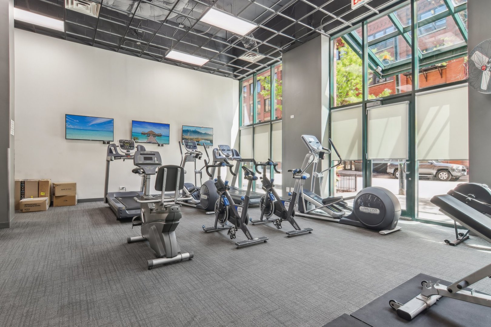 400 W ONTARIO Street Unit: 605