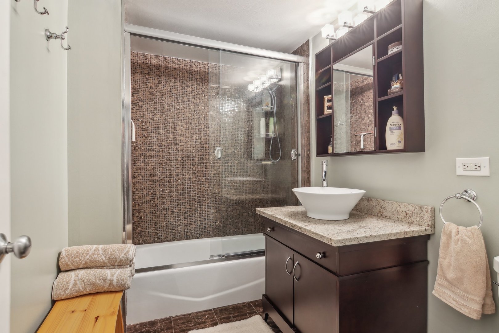 400 W ONTARIO Street Unit: 605