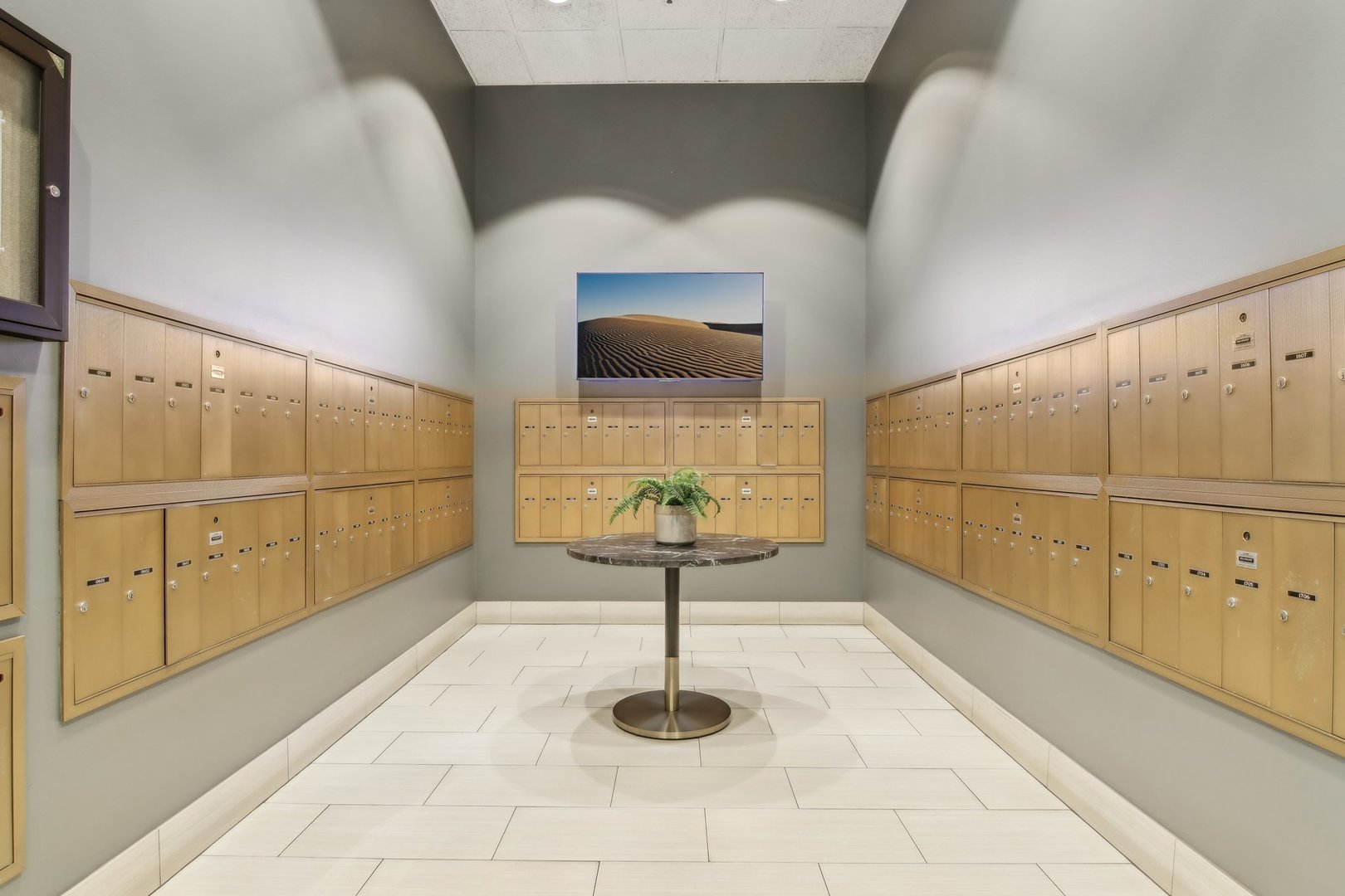 400 W ONTARIO Street Unit: 605