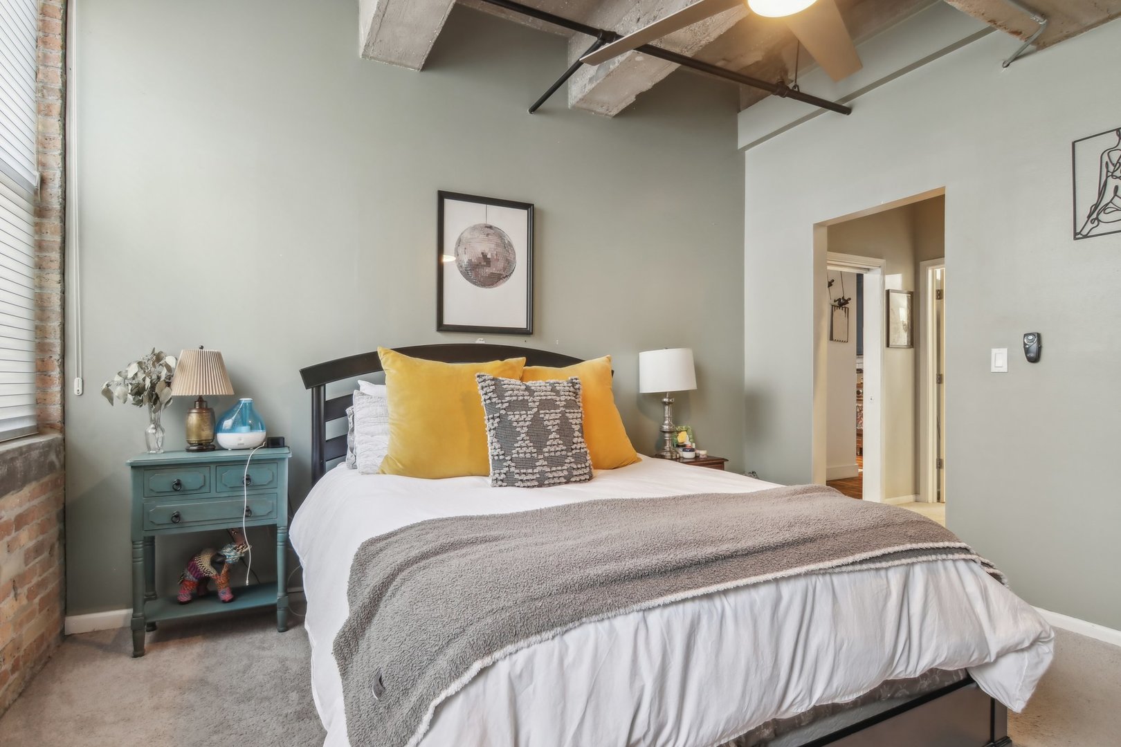 400 W ONTARIO Street Unit: 605