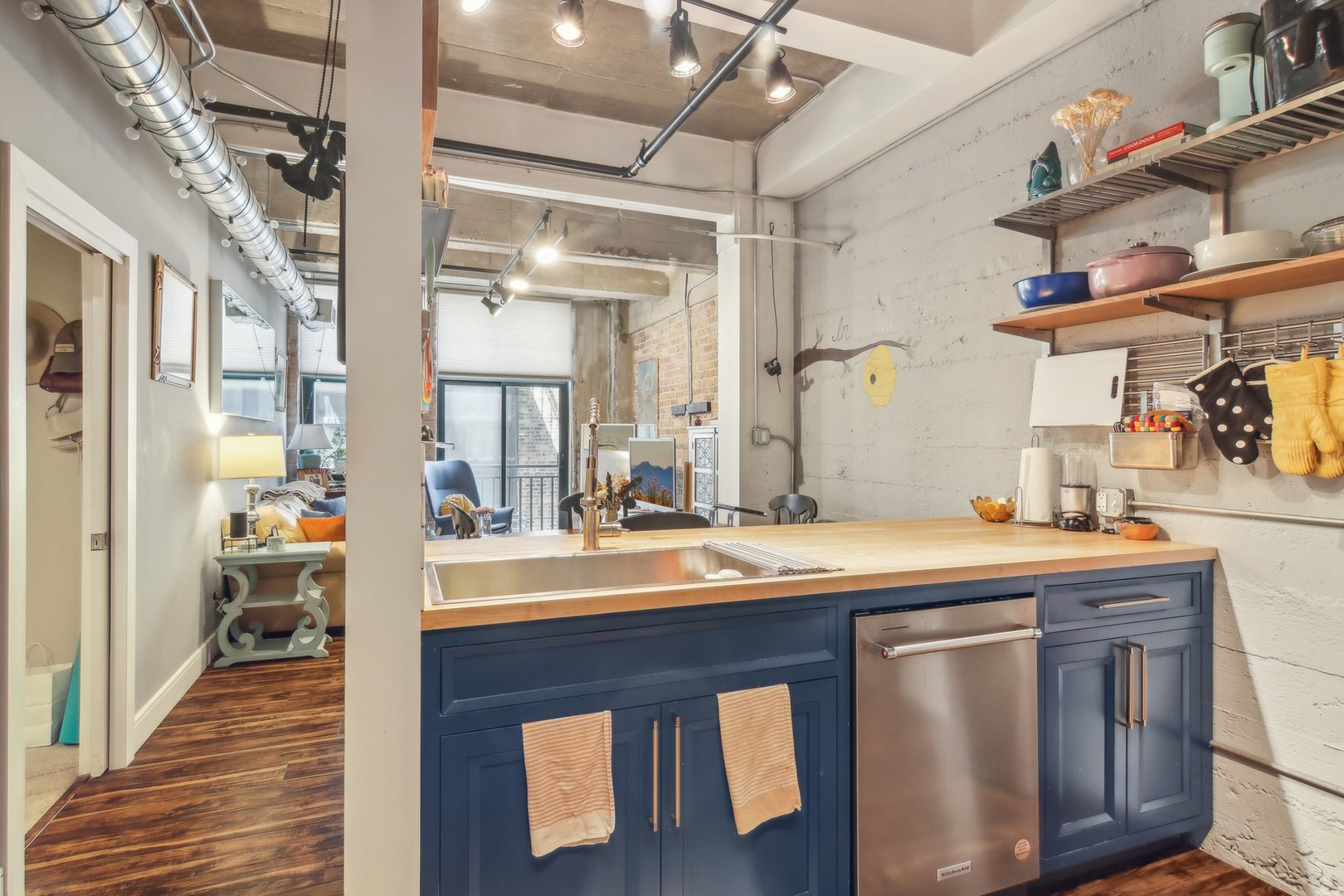 400 W ONTARIO Street Unit: 605