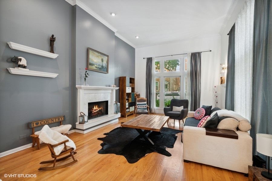 2306 N Greenview Avenue