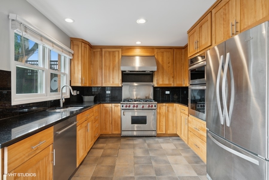 2306 N Greenview Avenue