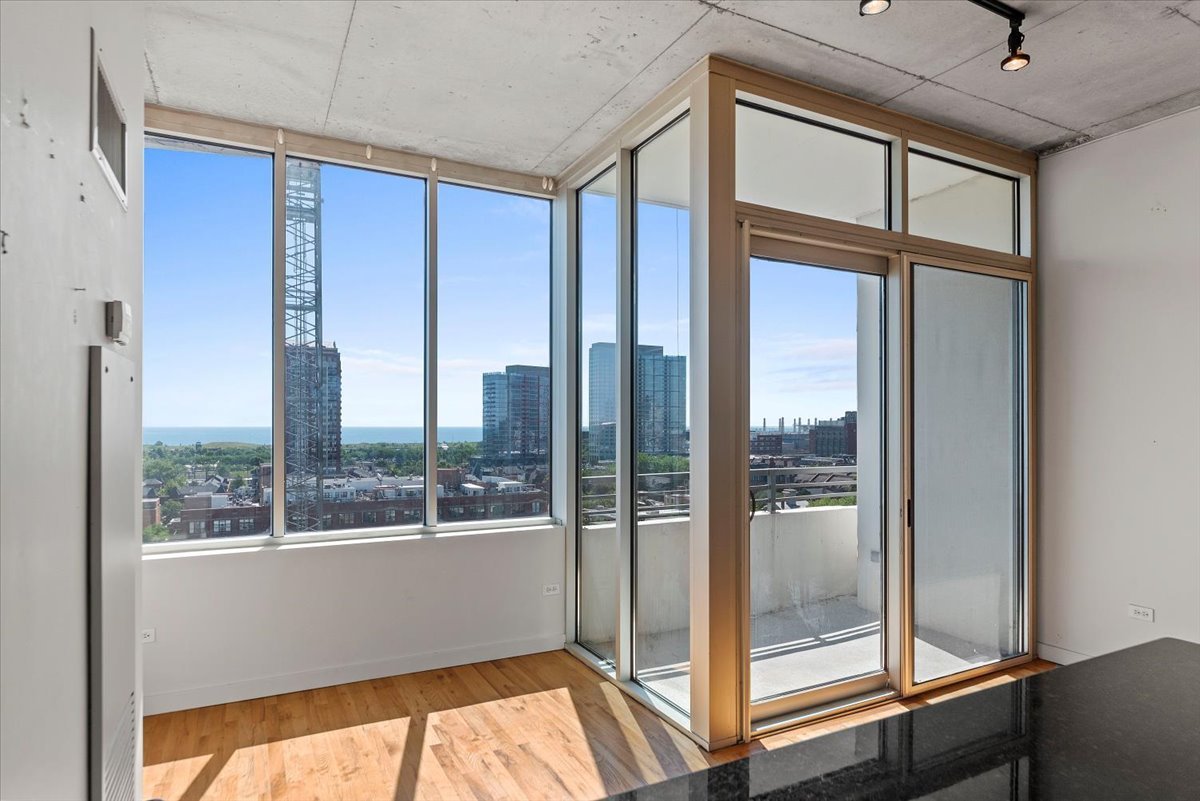 1720 S Michigan Avenue Unit: 1205
