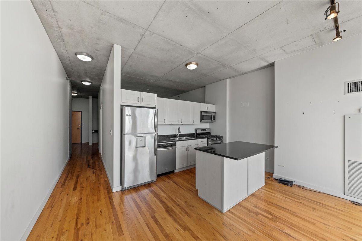 1720 S Michigan Avenue Unit: 1205