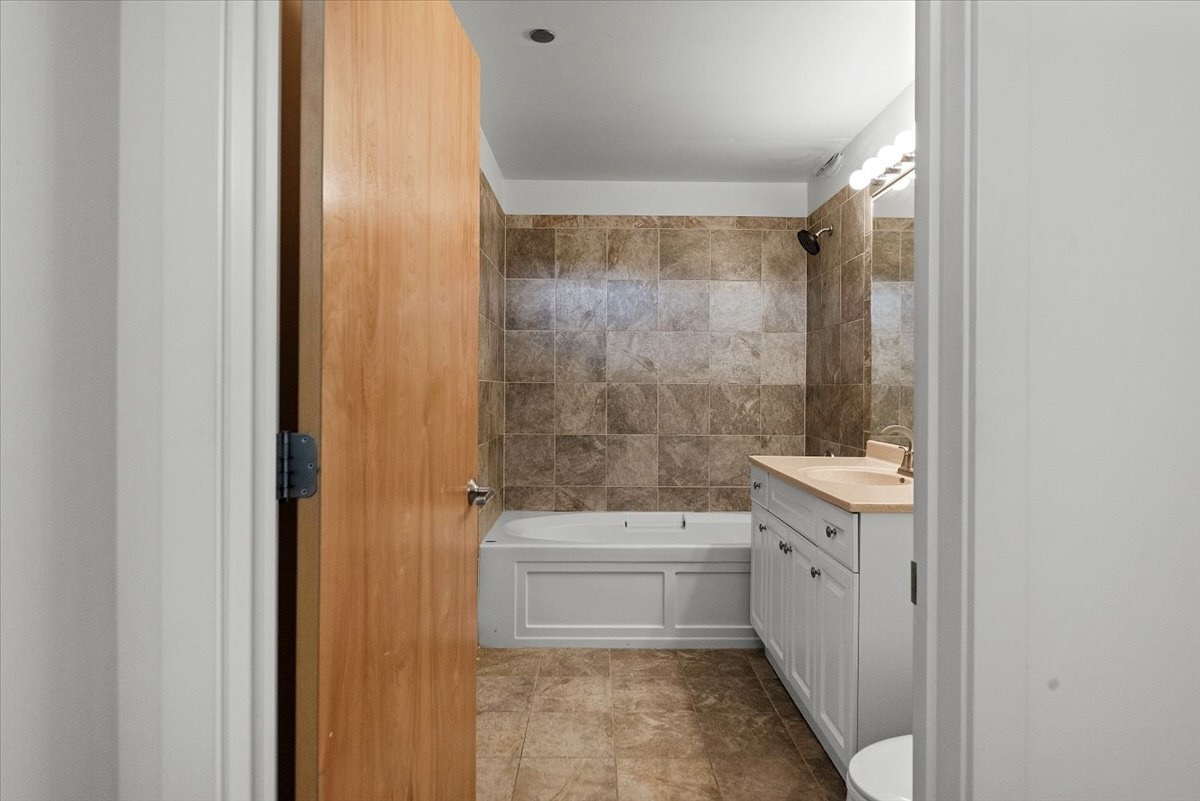 1720 S Michigan Avenue Unit: 1205