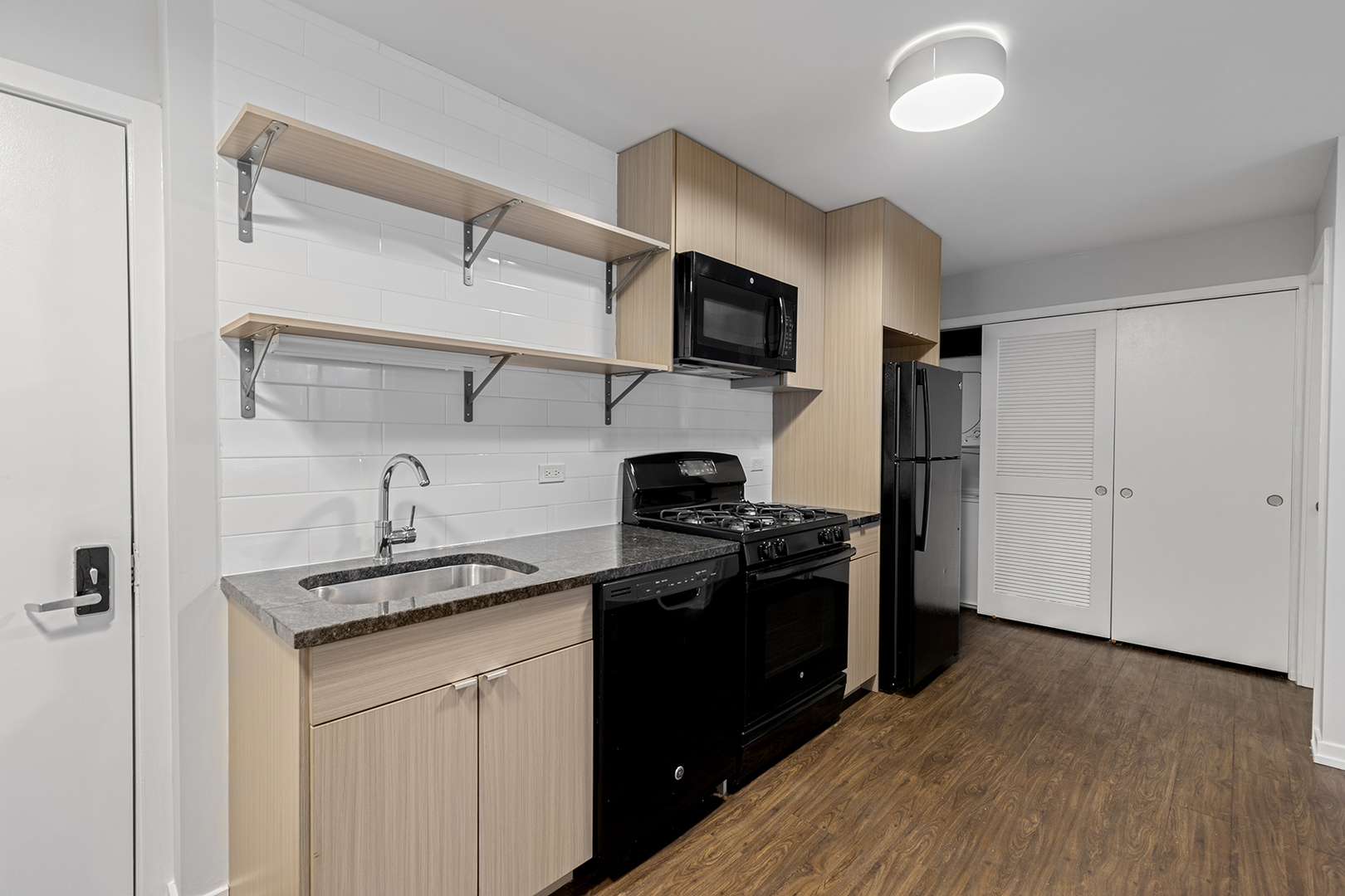 6134 N Kenmore Avenue Unit: 502
