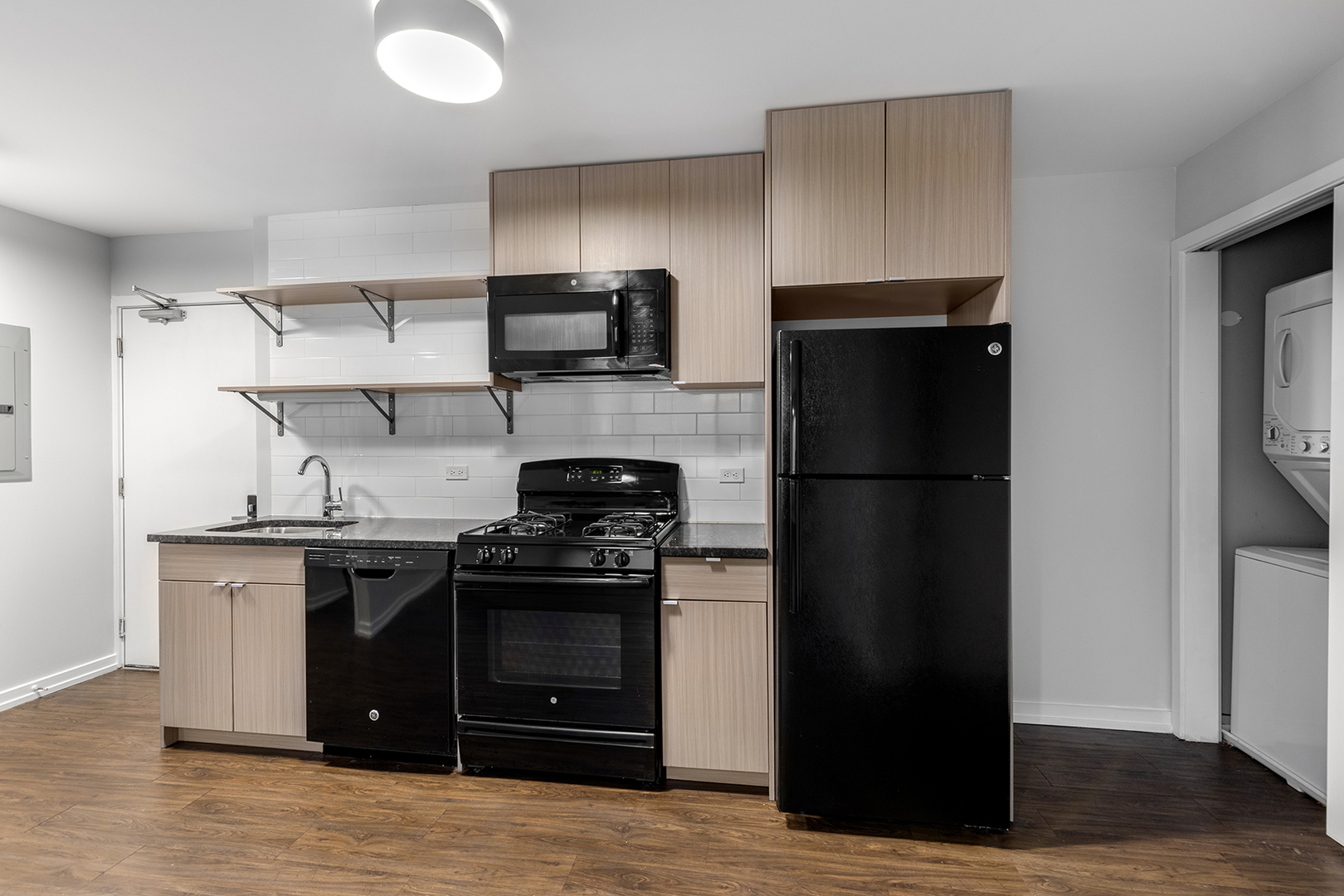 6134 N Kenmore Avenue Unit: 502