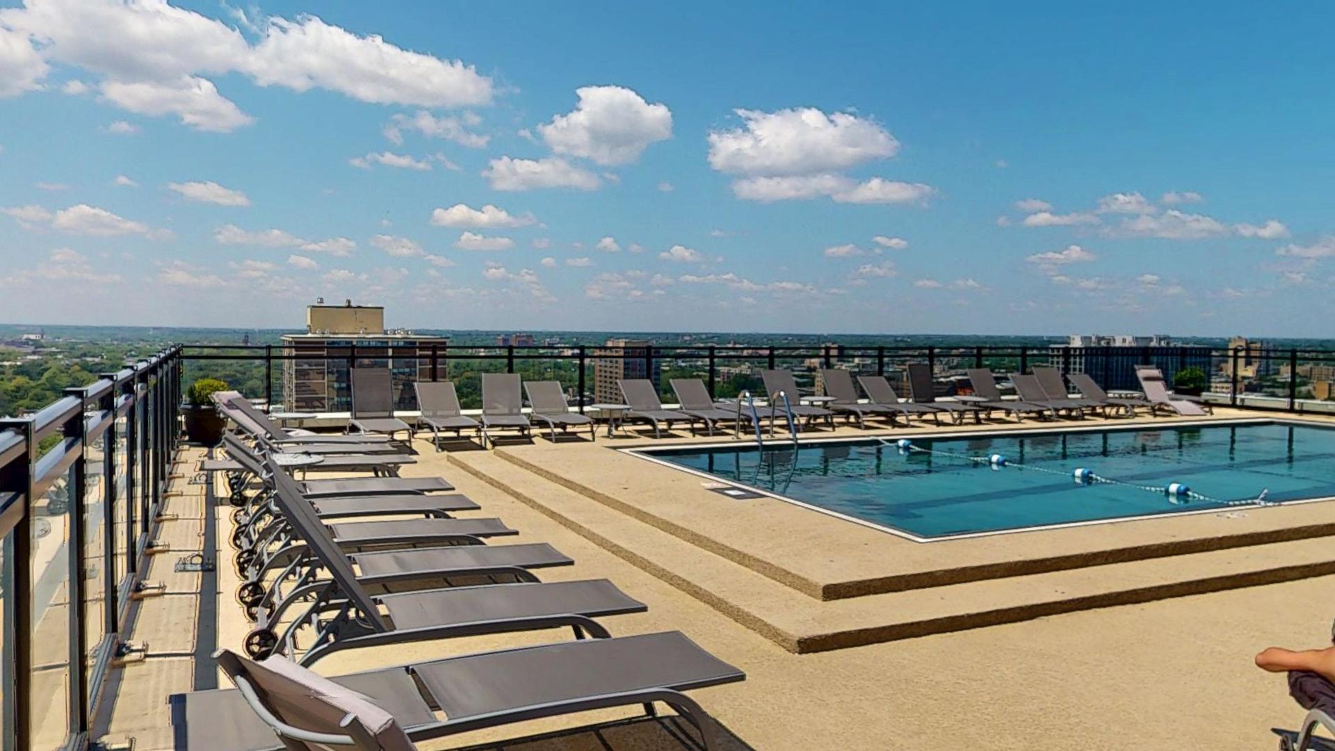 720 W Gordon Terrace Unit: 6J