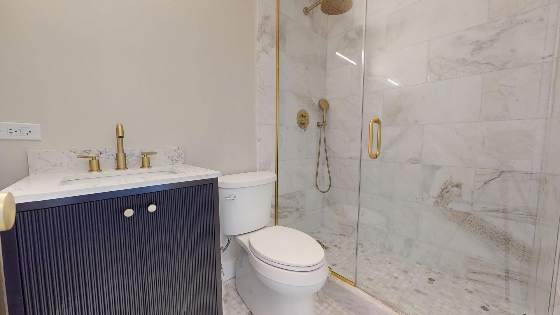 720 W Gordon Terrace Unit: 6J